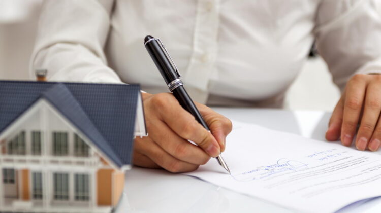 Wzór umowy przedwstępnej sprzedaży nieruchomości jak napisać
